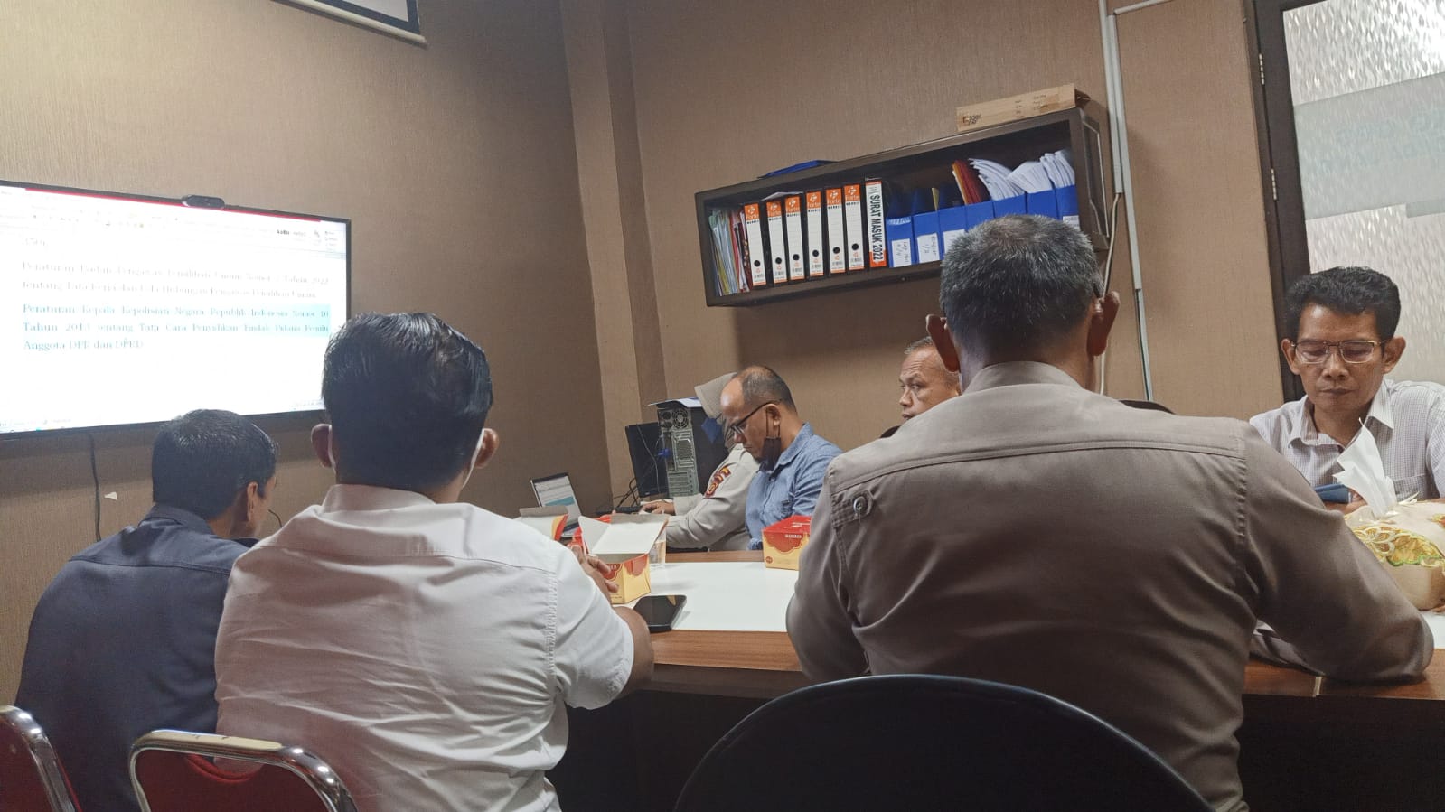 Rapat Pembahasan Konsep Perjanjian Kerjasama Antara POLDA JAMBI Dengan BAWASLU Provinsi Jambi